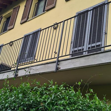 Casa Mirella - Appartamento Zona Bellagio Magreglio Exterior foto